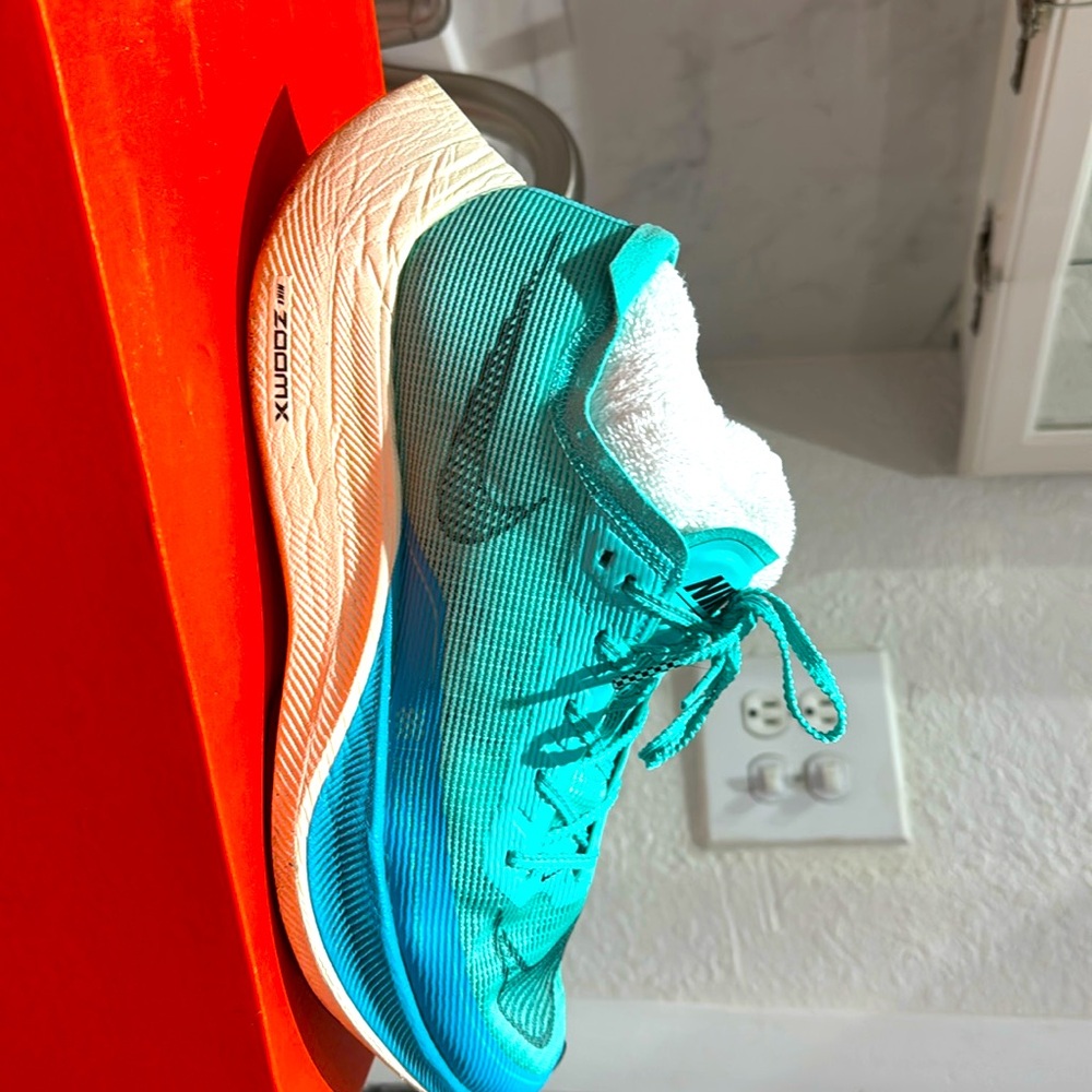 Men Zoom vaporfly, few times used side 11 excelent condition  to run & have fun